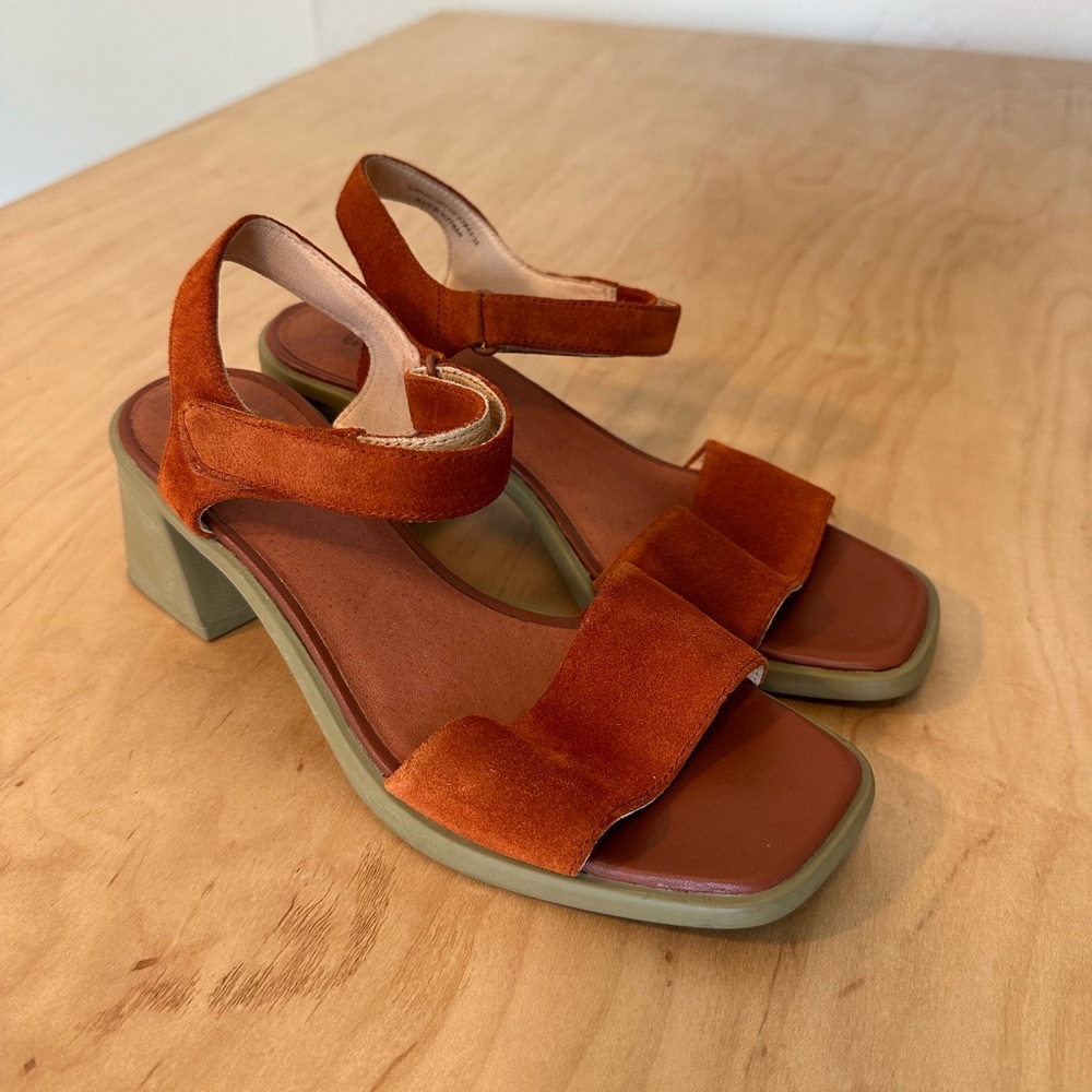 Camper heeled sandals in burnt orange suede size 37
